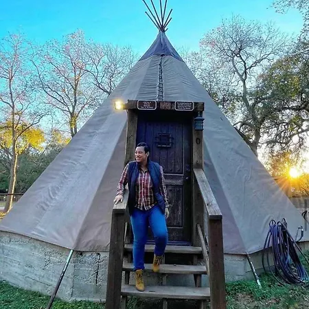 Waterfront Teepee 0 - Bird Sings Villa